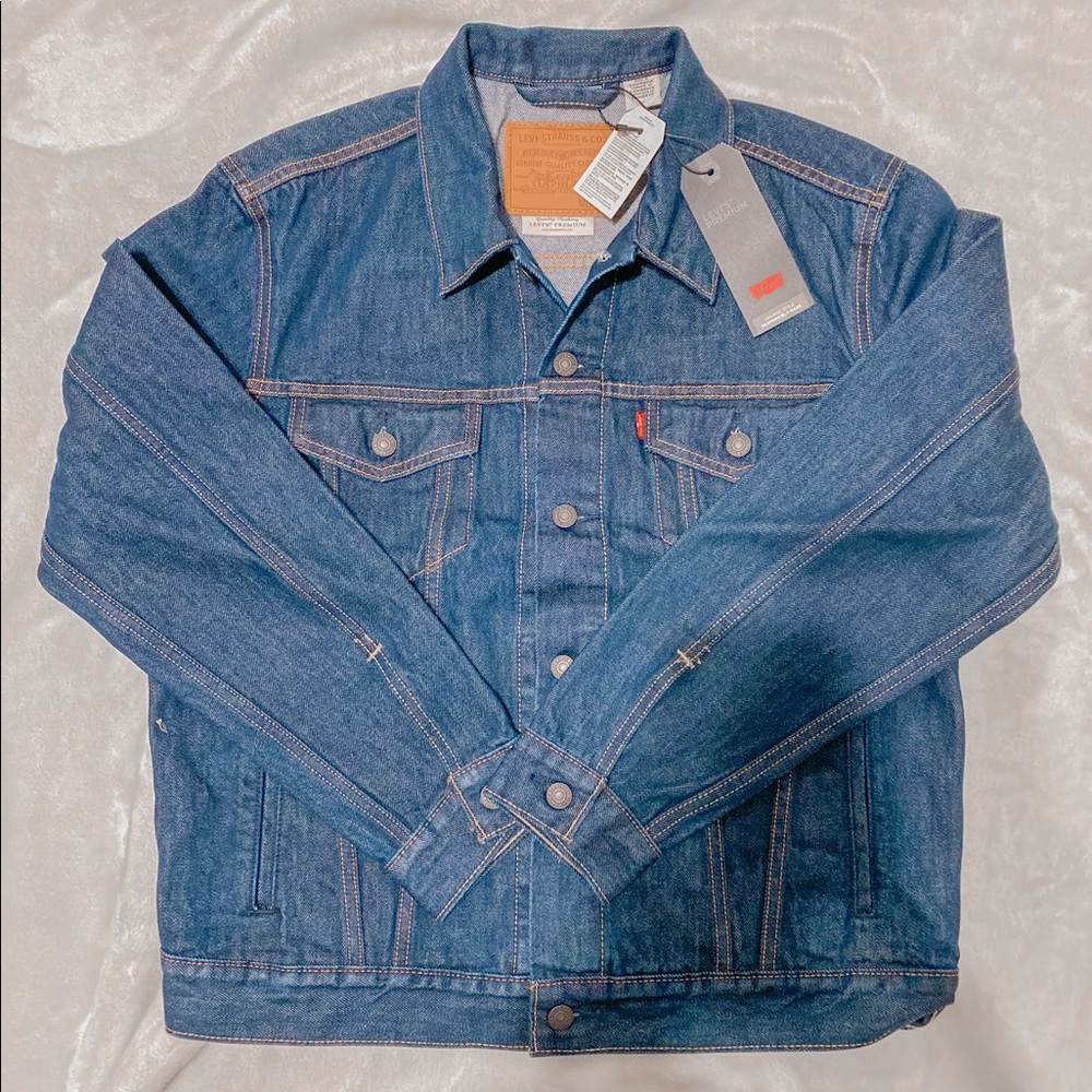 new with tags levi’s premium denim jacket sz medium